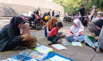 Kegiatan Gelar Buku Tim Literasi Perpustakaan Wisata Ilmu SMAN 1 Kutasari Menarik Minat Berbagai Kalangan